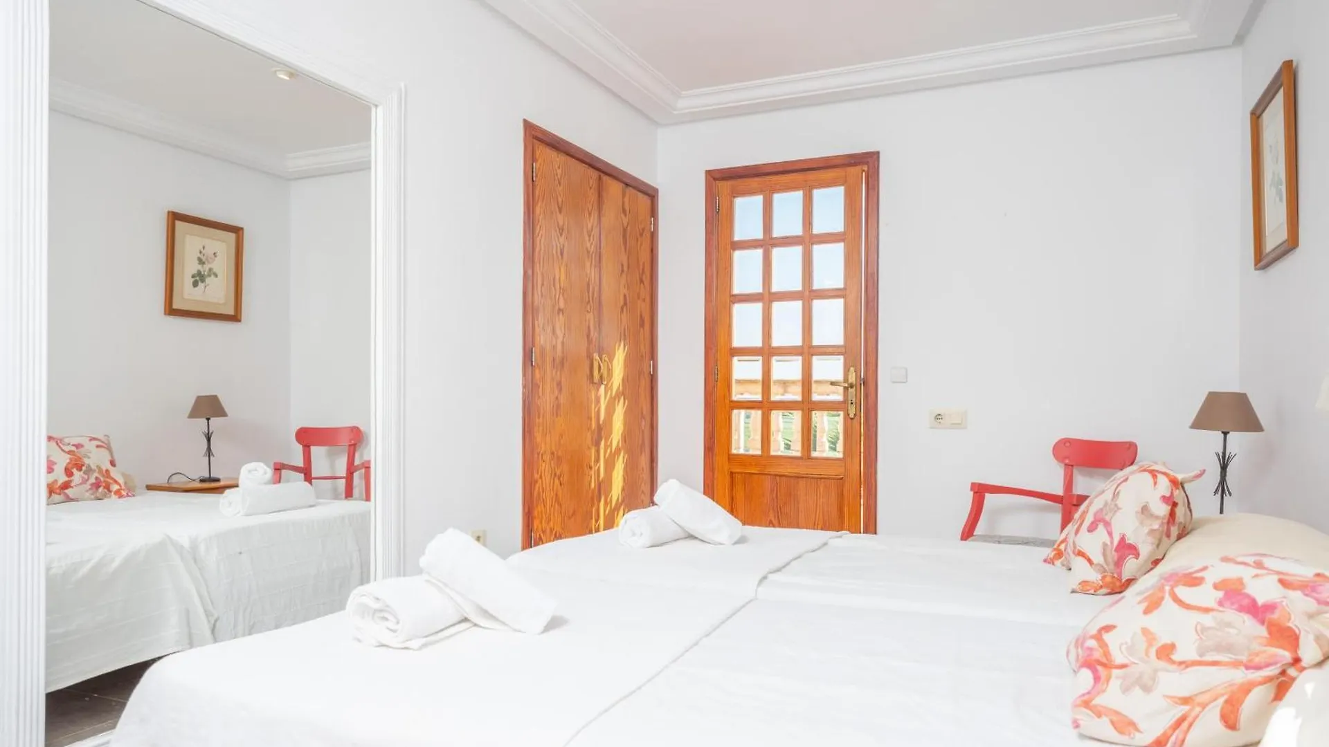 Casa Judith Muro 0*,  España